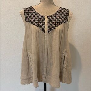 Lucky Brand Beige Sleeveless Top with Black and Pink Accents